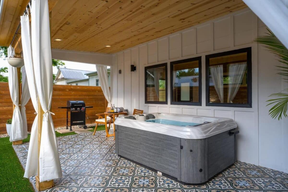 Petit Paradis Studio With Hot Tub เฟรเดอริกส์เบิร์ก ภายนอก รูปภาพ