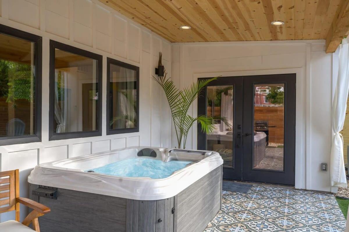 Petit Paradis Studio With Hot Tub เฟรเดอริกส์เบิร์ก ภายนอก รูปภาพ
