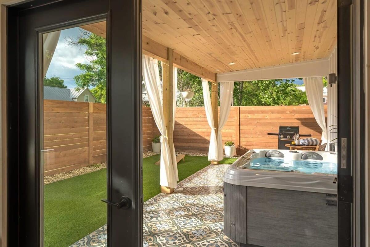 Petit Paradis Studio With Hot Tub เฟรเดอริกส์เบิร์ก ภายนอก รูปภาพ